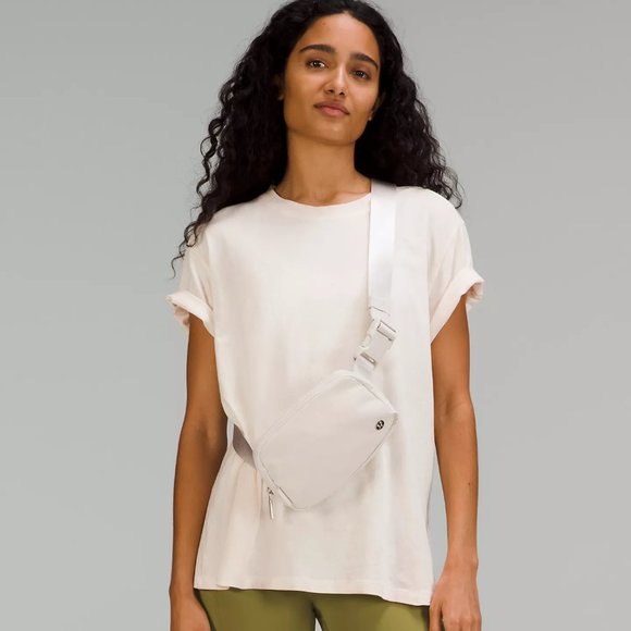 Lululemon Everywhere Belt Bag in White Opal - Picture 2 of 10